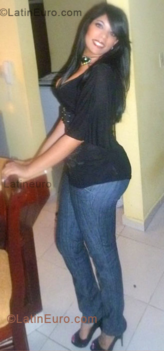 Date this funny Dominican Republic girl Carina from Santiago DO5512