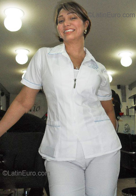 Date this delightful Colombia girl Heydi samper pa from Barranquilla CO5548