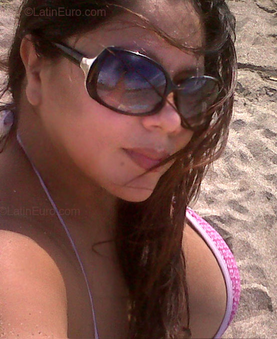 Date this hot Ecuador girl Cecilia from Manabi EC53