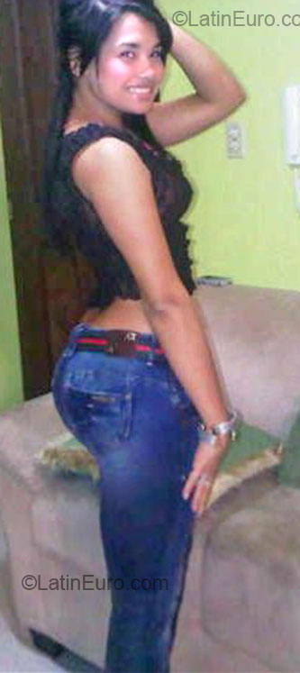 Date this fun Dominican Republic girl Rocely from Santo Domingo DO6997