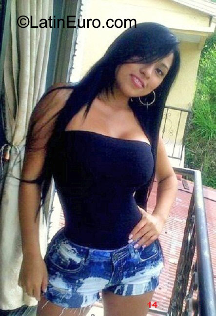 Date this happy Dominican Republic girl Alejandra from La Vega DO5649