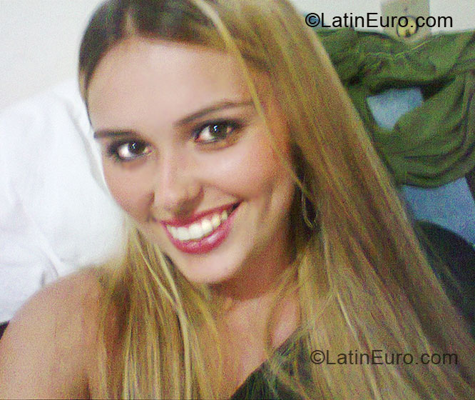 Date this sultry Brazil girl Graziela from Catanduva BR4114