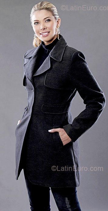 Date this cute Brazil girl Andrea from Curitiba BR4159