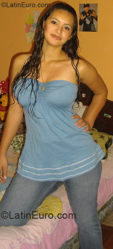 Date this happy Honduras girl Yessica from Tegucigalpa HN262