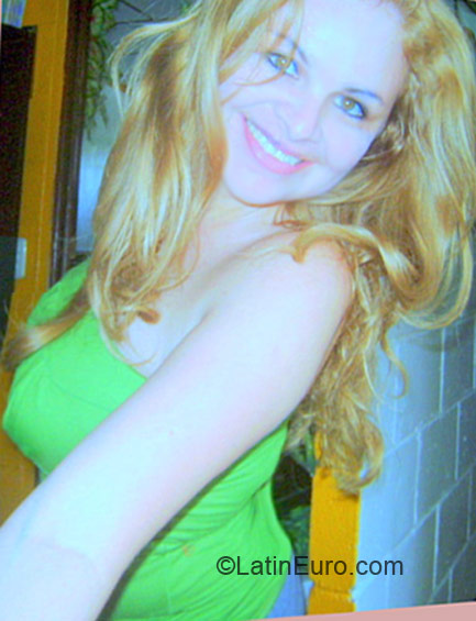 Date this nice looking El Salvador girl Karla from San Salvador SV8