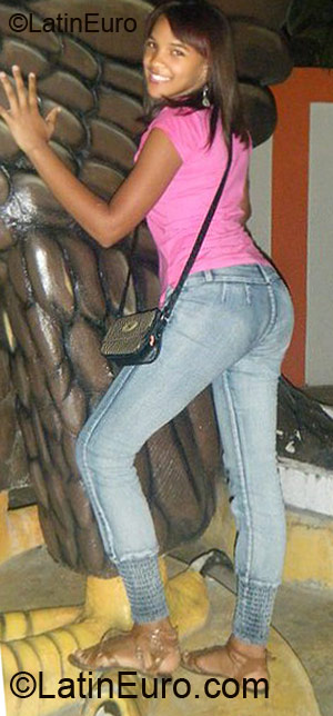 Date this delightful Dominican Republic girl Grisel from Santiago DO5925