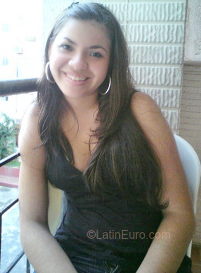 Date this hot Colombia girl Paola from Barranquilla CO5938