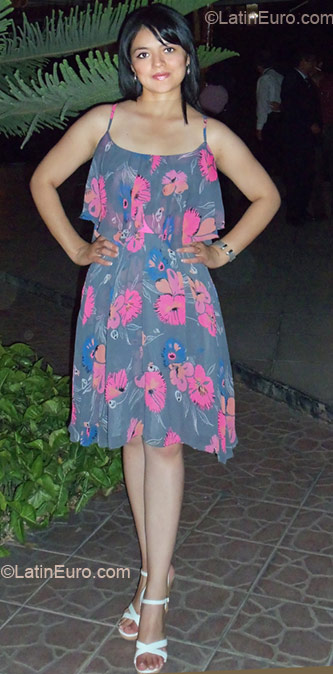 Date this nice looking Peru girl Gisella from Lima PE407