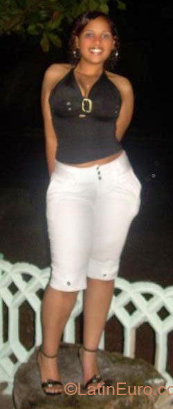 Date this athletic Dominican Republic girl Rossy from Santo Domingo DO6068