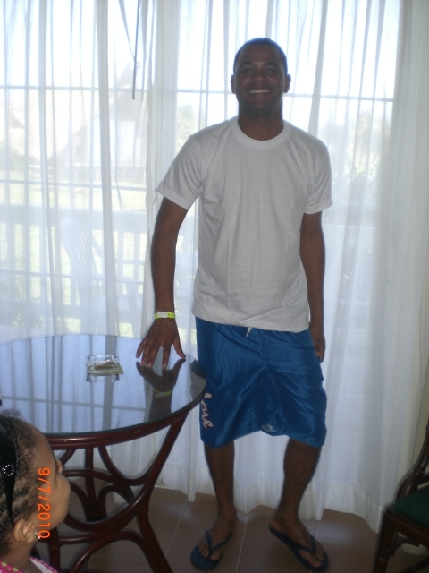 Date this nice looking Dominican Republic man Wilkin from Santo Domingo DO6095