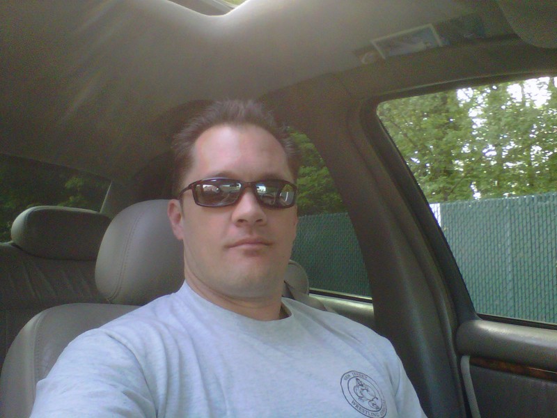 Date this athletic United States man Donniebrask from Kenilworth US8693