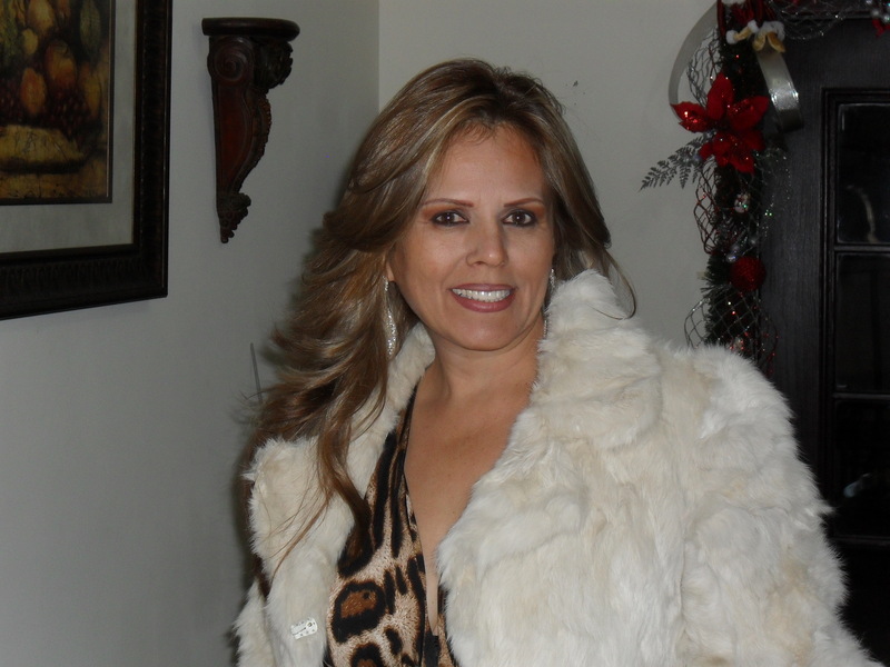 Date this foxy Mexico girl LETICIA from Hermosillo MX280