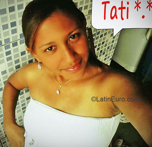 Date this attractive Brazil girl Tatiane from Cuiaba BR4427