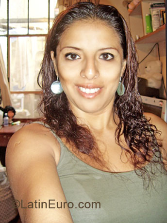 Date this foxy Peru girl Patricia from Lima PE421