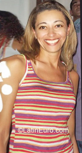 Date this foxy Brazil girl Vanessa from Salvador BR4477