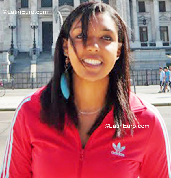 Date this voluptuous Brazil girl Mariana from Rio De Janeiro BR6179