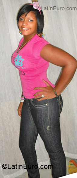 Date this gorgeous Dominican Republic girl Elizabeth from Santo Domingo DO6359