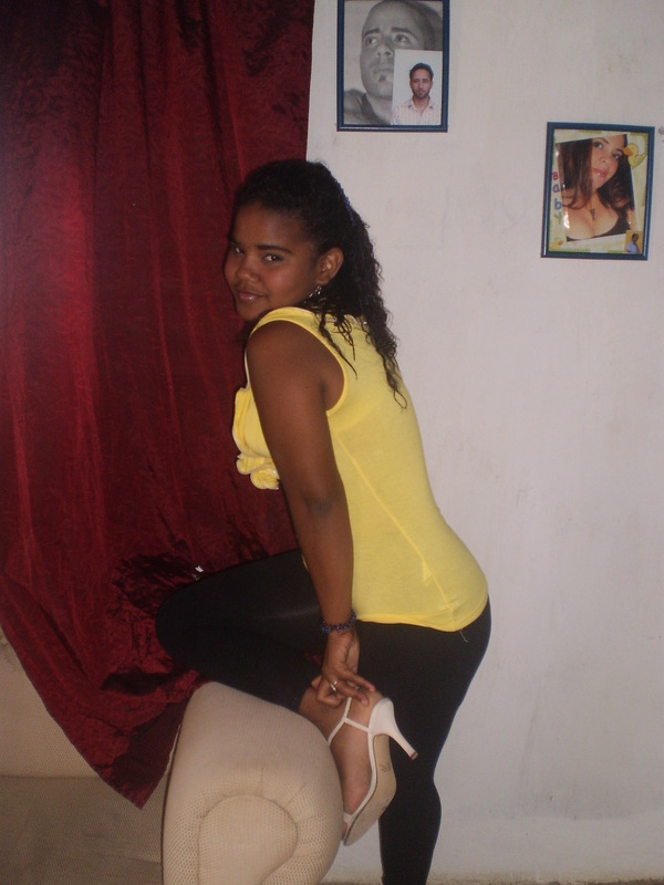 Date this hard body Dominican Republic girl Alexandra from La Romana DO6405