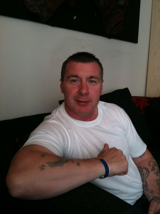 Date this happy United Kingdom man Paul from Romford, GB473