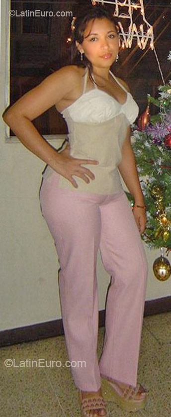 Date this attractive Colombia girl Dilian florez z from Bucaramanga CO6392