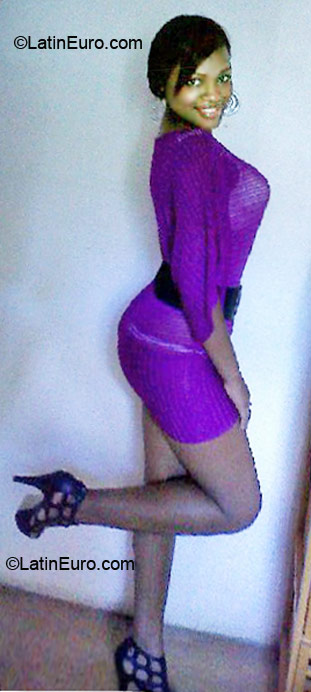 Date this attractive Dominican Republic girl Nicauri from La Vega DO6722