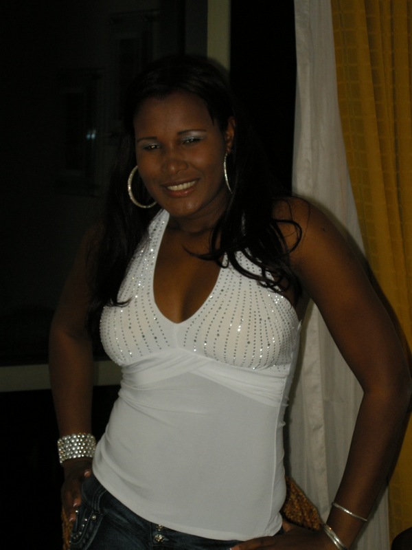 Date this voluptuous Dominican Republic girl Yulis from Santo Domingo DO6741