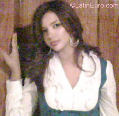 Date this happy Dominican Republic girl Julia from Santiago DO6940