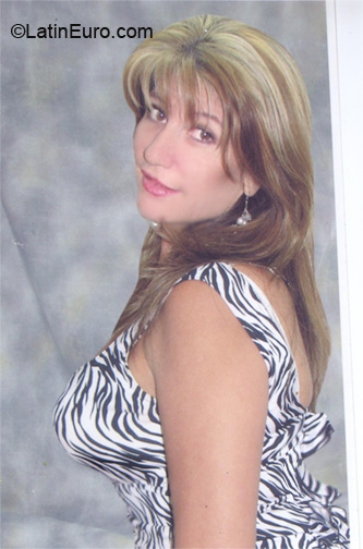 Date this good-looking Colombia girl Nechy from Medellin CO6603