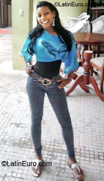 Date this gorgeous Dominican Republic girl Leury from San Cristobal DO7127