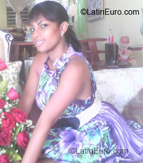 Date this funny Dominican Republic girl Anggie from Santiago DO7068