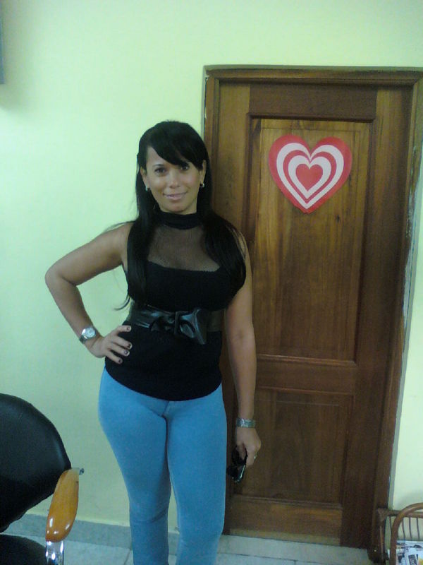 Date this athletic Dominican Republic girl Maria yesenia from Dominican Republic DO7071