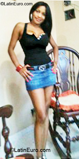 Date this charming Dominican Republic girl Yanirys from Santiago DO7073