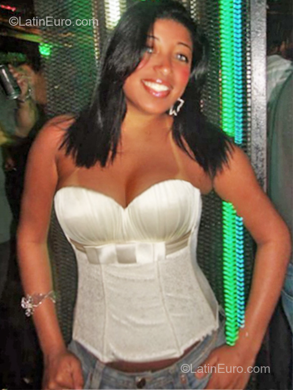 Date this fun Brazil girl Aryane from Rio De Janeiro BR4956