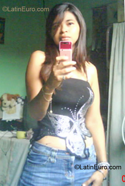 Date this stunning Honduras girl Elizabeth from San Pedro Sula HN302