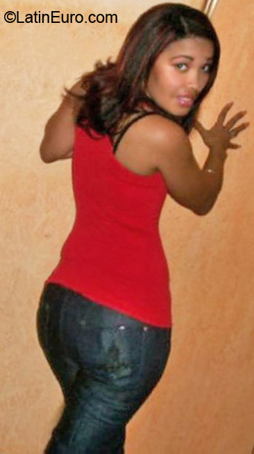 Date this nice looking Dominican Republic girl Masiel from Nagua DO7120