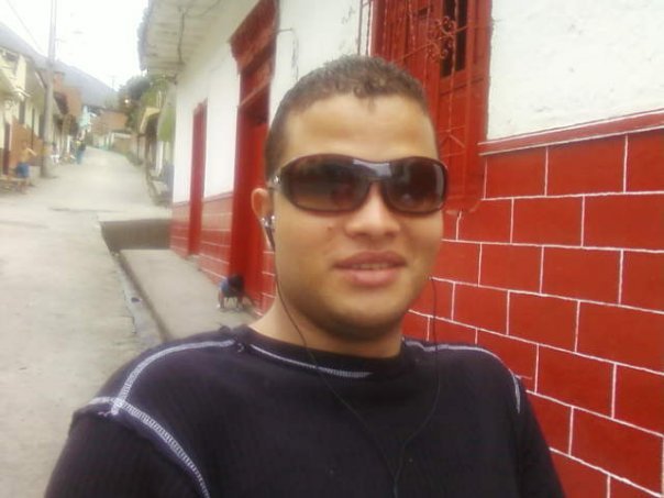 Date this young Colombia man Carlos from Medellin CO6689