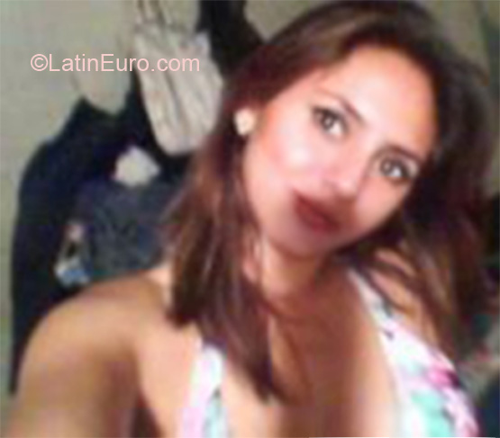 Date this foxy Ecuador girl Cinthya from Manta EC96