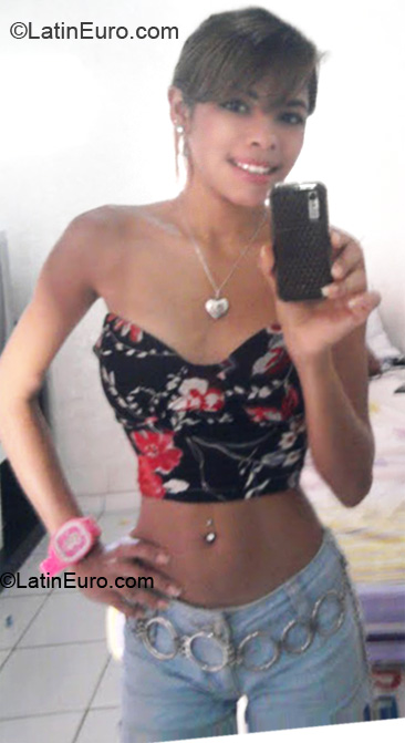 Date this sultry Brazil girl Dayana from Joao Pessoa BR5046