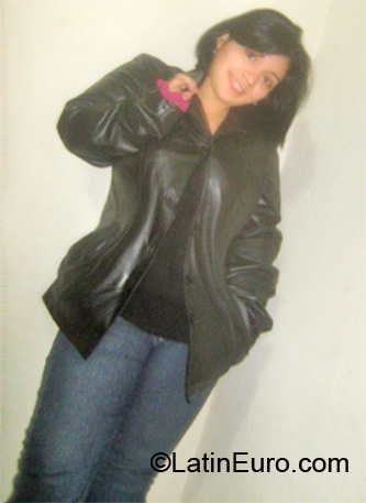 Date this nice looking Peru girl Nalleli from Lima PE471