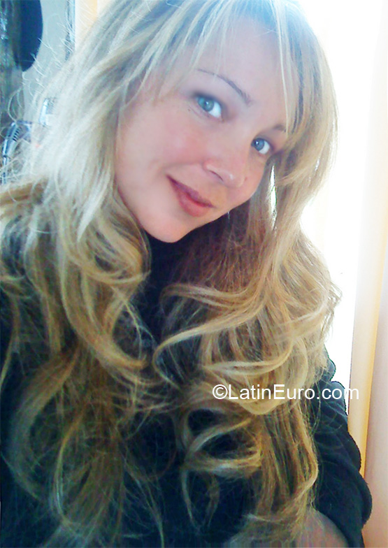 Date this gorgeous Uruguay girl Alis from Monteviedo UY10