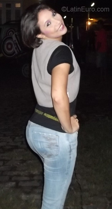 Date this happy Brazil girl AlineSilva4 from Fortaleza BR5130