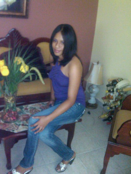 Date this foxy Dominican Republic girl Yleana from Santiago DO7446