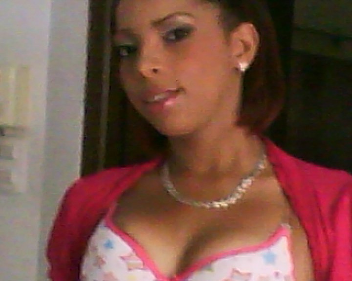 Date this nice looking Dominican Republic girl Diana from Santo Domingo DO7490