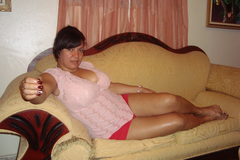 Date this nice looking Dominican Republic girl Estilista from Santiago DO7539