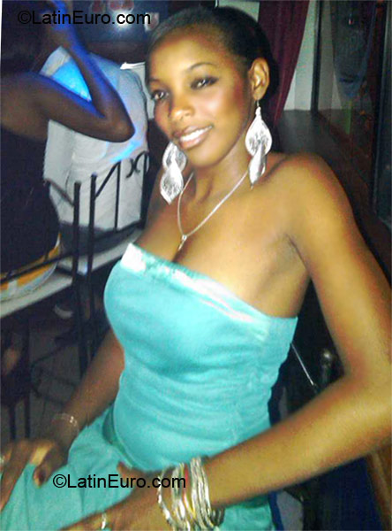 Date this georgeous Dominican Republic girl Yelissa from San Cristobal DO7585