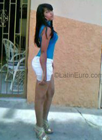 Date this gorgeous Dominican Republic girl DAISY from Santiago DO7588