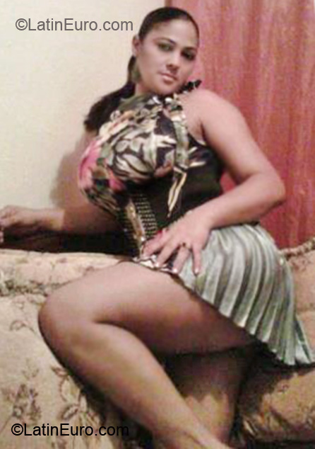 Date this lovely Dominican Republic girl Ivelisse from Santiago DO7623