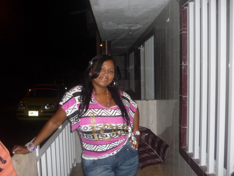 Date this nice looking Colombia girl Emerita from Buenaventura CO7041