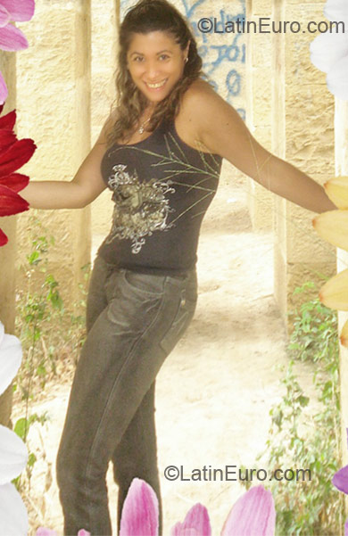 Date this nice looking Colombia girl Hasbleydy from Bogota CO7207