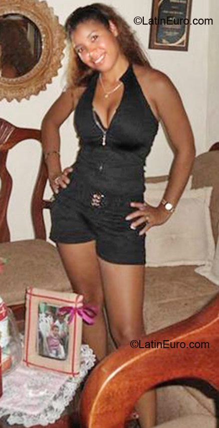 Date this hot Dominican Republic girl Fatima liceyda from San Pedro De Macoris DO7685